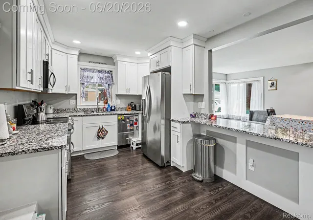 Photo 3 of Single family home for sale at 30831 Ridgefield Ave, Warren, MI 48088 | MLS# 20261044053 | Listing updated on 2026-06-20