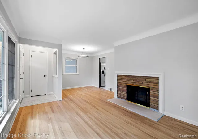 Photo 4 of Single family home for sale at 2614 Essex St, Royal Oak, MI 48073 | MLS# 20261044057 | Listing updated on 2026-10-21