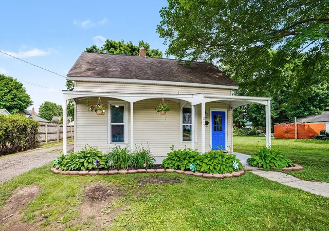 5th image of 215 N Centerville Rd, Sturgis, MI 49091 | MLS# 62026028842