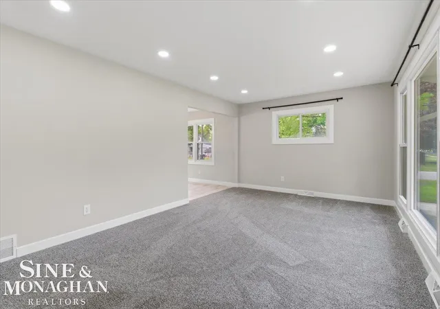 Photo 3 of Single family home for sale at 1706 New Jersey Ave, Marysville, MI 48040 | MLS# 58050211119 | Listing updated on 2026-06-16