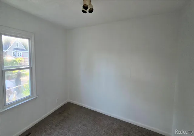 5th image of 7503 Paige Ave, Warren, MI 48091 | MLS# 20261044070
