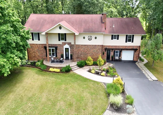 Photo 3 of Single family home for sale at 18610 M 86, Three Rivers, MI 49093 | MLS# 68026028869 | Listing updated on 2026-07-29
