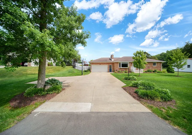 Photo 2 of Single family home for sale at 3780 Hendee Rd, Jackson, MI 49201 | MLS# 55026028874 | Listing updated on 2026-06-17