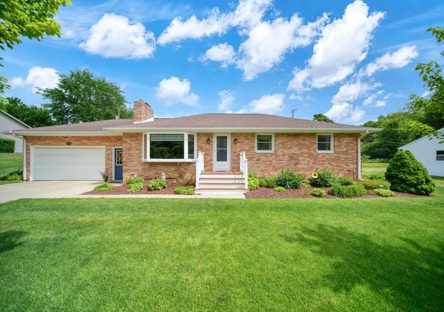 Photo 3 of Single family home for sale at 3780 Hendee Rd, Jackson, MI 49201 | MLS# 55026028874 | Listing updated on 2026-06-17