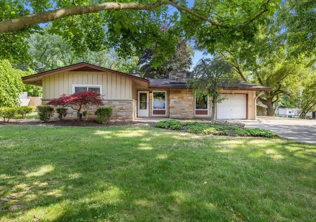Photo 1 of Sale Pending at 210 Beaver St, Brighton, MI 48116 | MLS# 81026028877 | Listing updated on 2026-06-15