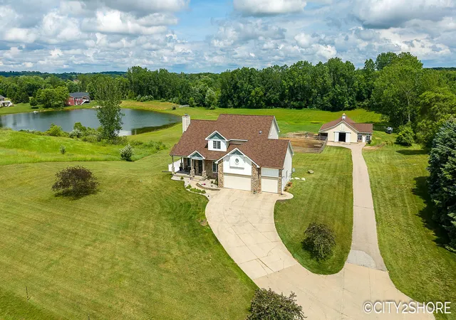 Photo 2 of Single family home for sale at 604 28th Avenue, Hudsonville, MI 49426 | MLS# 65026028880 | Listing updated on 2026-07-20