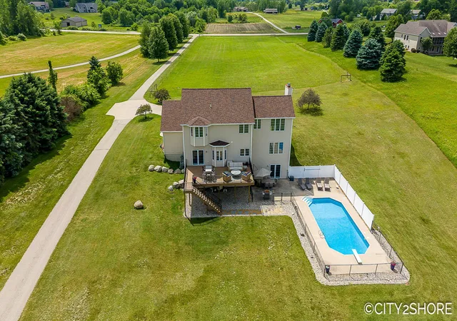 Photo 3 of Single family home for sale at 604 28th Avenue, Hudsonville, MI 49426 | MLS# 65026028880 | Listing updated on 2026-07-20