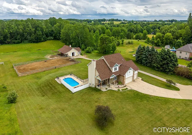 Photo 4 of Single family home for sale at 604 28th Avenue, Hudsonville, MI 49426 | MLS# 65026028880 | Listing updated on 2026-07-20