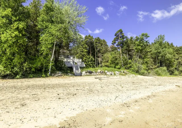 4th image of 3388 N Lakeshore Rd, Deckerville, MI 48427 | MLS# 58050211128