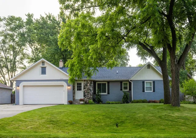 Photo 1 of Sale Pending at 1930 Sherwood Ave Se, Grand Rapids, MI 49506 | MLS# 65026028888 | Listing updated on 2026-06-17
