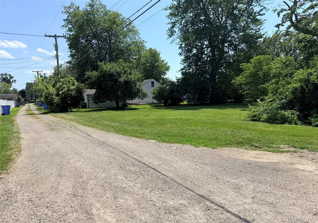 Photo 4 of Land for sale at 29223 Adams Dr, Gibraltar, MI 48173 | MLS# 20261044098 | Listing updated on 2026-07-16