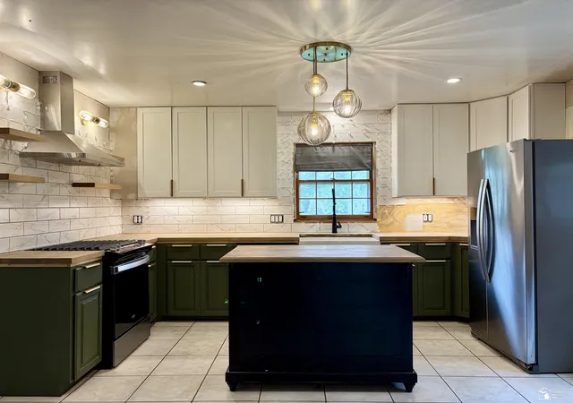 Photo 3 of Single family home for sale at 1090 Cole Rd, Monroe, MI 48162 | MLS# 57050211141 | Listing updated on 2026-07-31