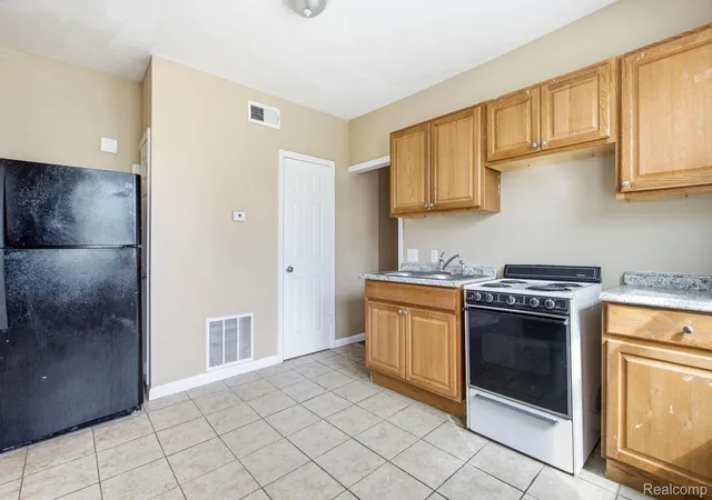 2nd image of 11744 Cascade St, Detroit, MI 48204