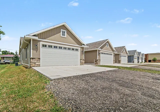 17th image of 112 E Sheridan St, Fremont, MI 49412 | MLS# 67026028933
