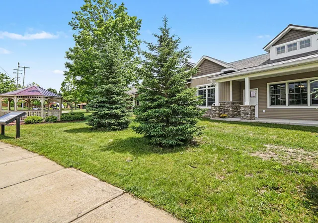 3rd image of 112 E Sheridan St, Fremont, MI 49412 | MLS# 67026028933