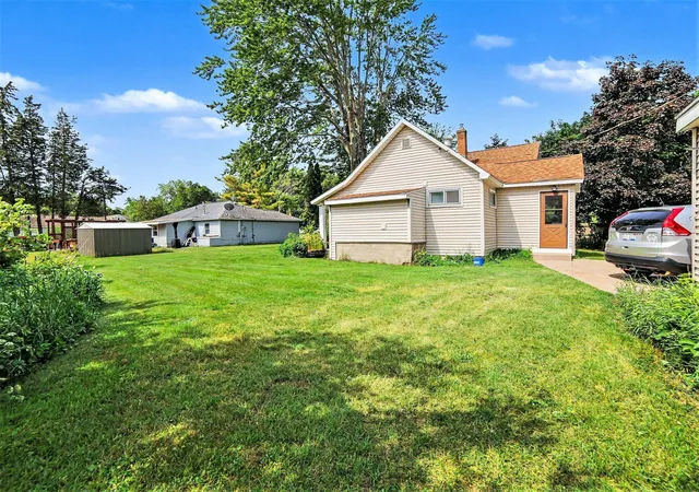 3rd image of 312 N Bear Lake Rd, Muskegon, MI 49445 | MLS# 65026028937