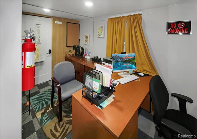 Listing Photo 4 - Condo for sale in building located at 14299 Fordham St, Detroit, MI 48205