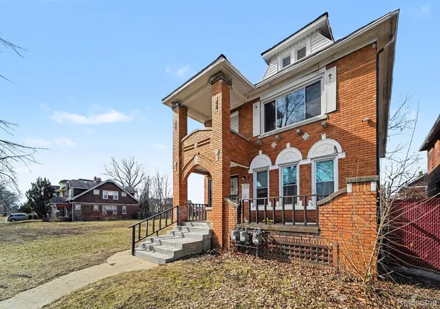 Listing Photo 3 - Condo for sale in building located at 12703 Stoepel St, Detroit, MI 48238