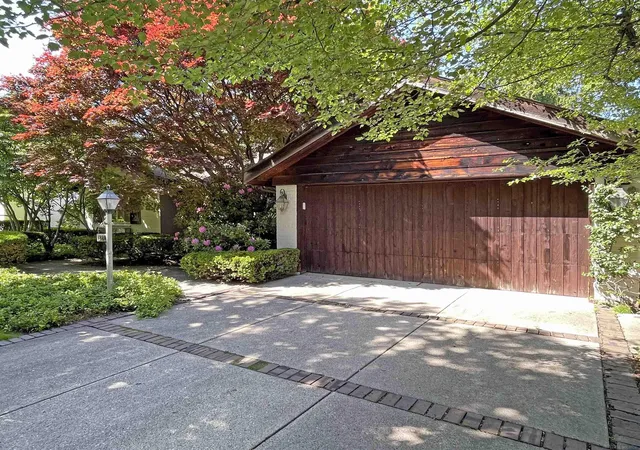 1st image of 1220 S Oxford Rd, Grosse Pointe Woods, MI 48236 | MLS# 58050211169