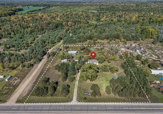 Photo 3 of Single family home for sale at 229 E Houghton Lake Rd, Lake City, MI 49651 | MLS# 78080069585 | Listing updated on 2026-09-14