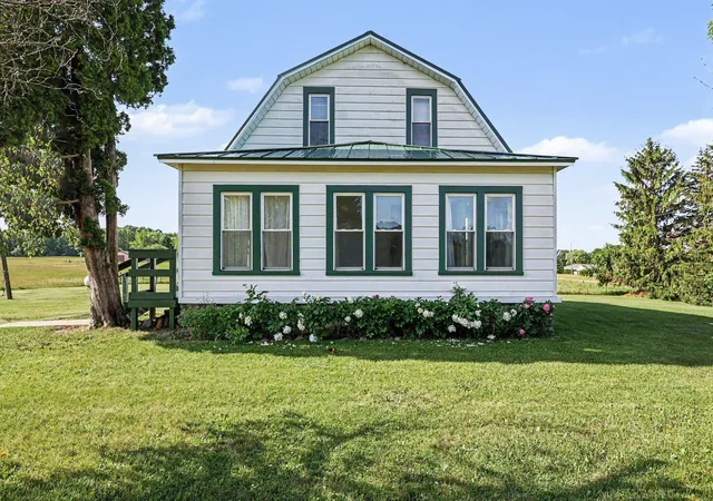 Photo 2 of Single family home for sale at 10981 Madison Rd, Elwell, MI 48832 | MLS# 79080069587 | Listing updated on 2026-06-18