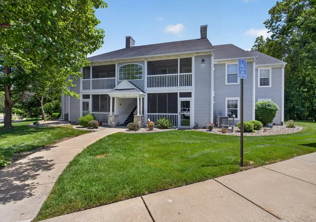 1st image of 864 W Barrington Cir, Jackson, MI 49203 | MLS# 55026028963