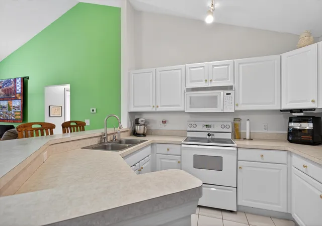 5th image of 864 W Barrington Cir, Jackson, MI 49203 | MLS# 55026028963