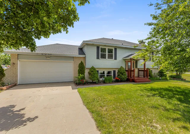 Homes for sale in Kentwood City Kent, MI | 5800 Eastern Ave Se, Kentwood City Kent, MI 49508 | MLS# 65026028986