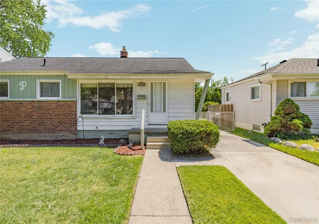 4th image of 33441 Leona St, Garden City, MI 48135 | MLS# 20261044202