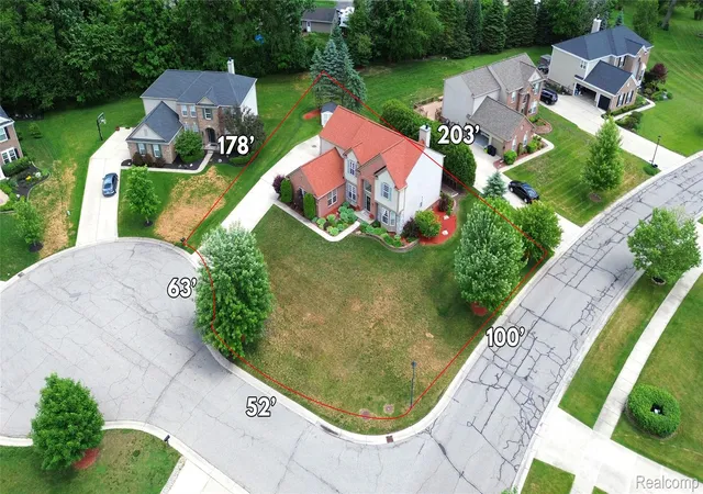 Photo 3 of Single family home for sale at 6240 Moonstone Ct, Grand Blanc, MI 48439 | MLS# 20261044221 | Listing updated on 2026-07-26