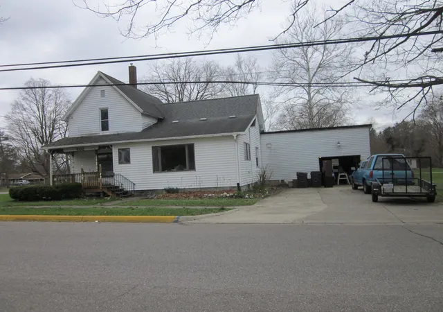 1st image of 402 Alexander St, Bangor, MI 49013 | MLS# 66026029036