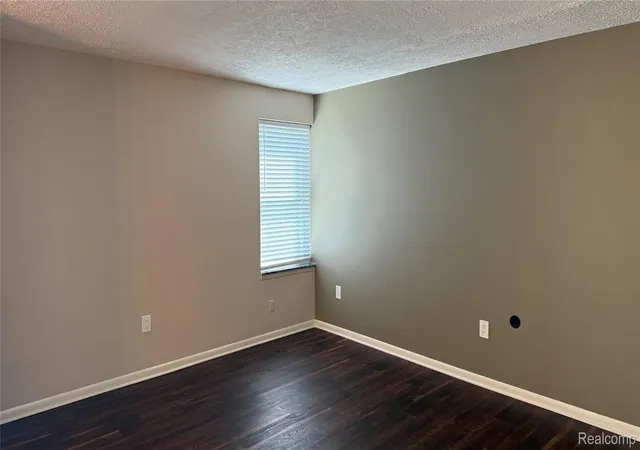 2nd image of 33249 Fargo St, Livonia, MI 48152