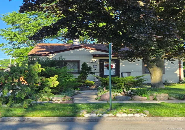 4th image of 27039 Alden St, Madison Heights, MI 48071 | MLS# 20261044243