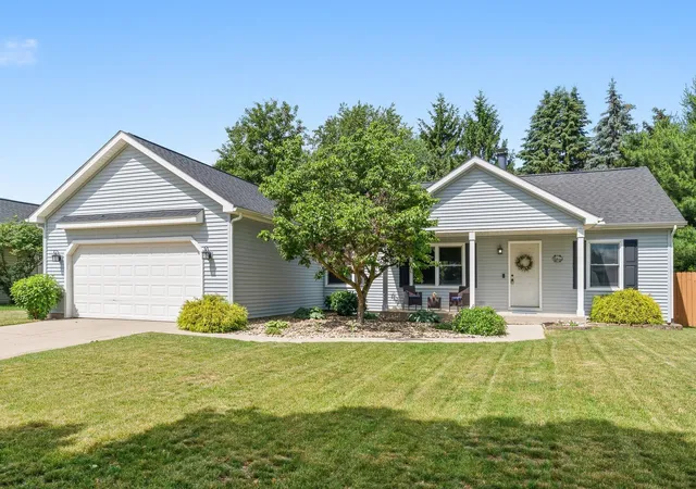1st image of 1114 Meadowsweet Ln, Vicksburg, MI 49097 | MLS# 66026029045