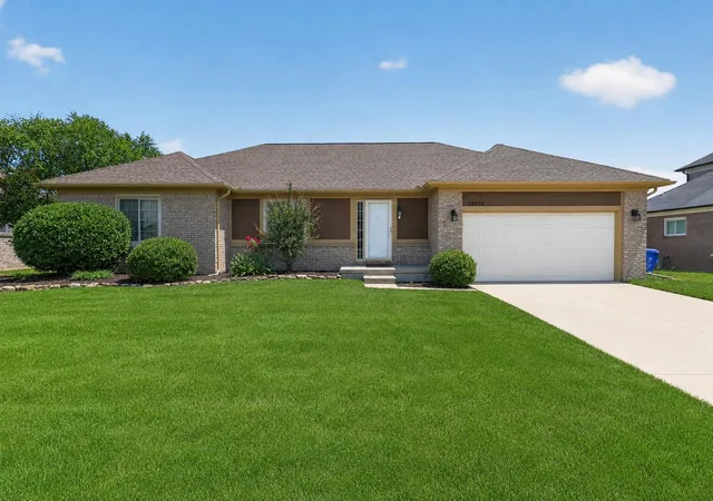 1st image of 33470 Paoletti Dr, Fraser, MI 48026 | MLS# 81026029051