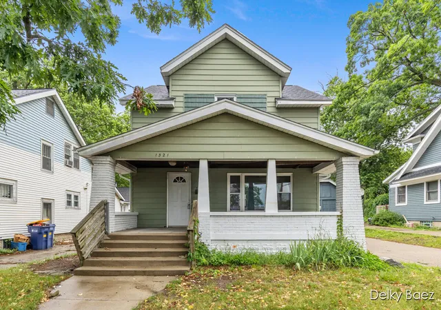 1st image of 1321 Burton St Se, Grand Rapids, MI 49507 | MLS# 65026029050
