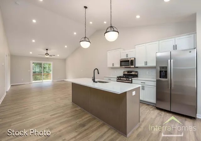 Listing Photo 5 - Condo for sale in building located at 1595 N Vlg Cir, Kalamazoo, MI 49009