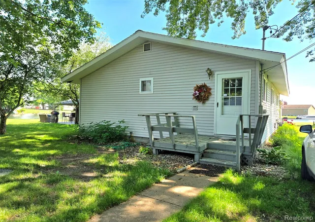 Photo 2 of Single family home for sale at 6783 W Northshore Dr, Lake Township Missaukee, MI 49651 | MLS# 20261044262 | Listing updated on 2026-08-21