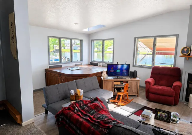 Photo 4 of Single family home for sale at 6783 W Northshore Dr, Lake Township Missaukee, MI 49651 | MLS# 20261044262 | Listing updated on 2026-08-21