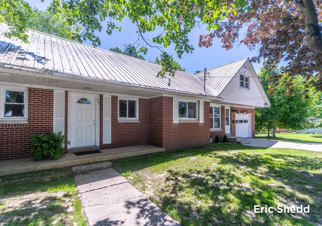 2nd image of 222 East Ave, Fremont, MI 49412 | MLS# 71026029067