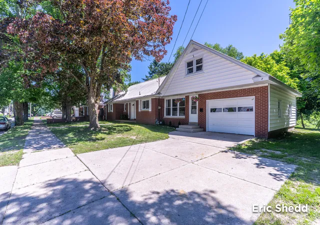 3rd image of 222 East Ave, Fremont, MI 49412 | MLS# 71026029067