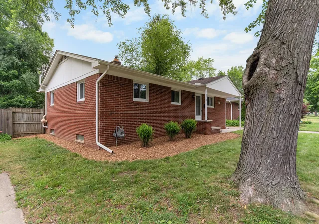 Photo 4 of Single family home for sale at 1025 Western Dr, Ann Arbor, MI 48103 | MLS# 81026029077 | Listing updated on 2026-06-19