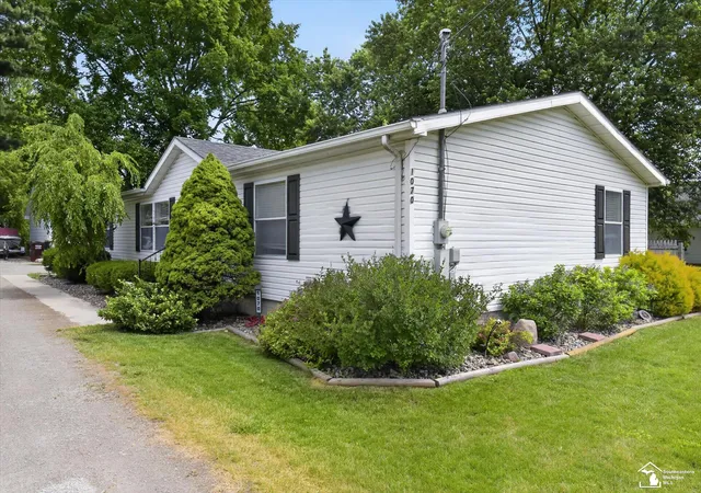 Homes for sale in Bedford Township Monroe, MI | 1070 Cherry Rd, Bedford Township Monroe, MI 48182 | MLS# 57050211227