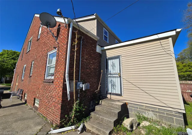 Photo 4 of Single family home for sale at 7607 Dobel St, Detroit, MI 48234 | MLS# 20261044294 | Listing updated on 2026-06-13