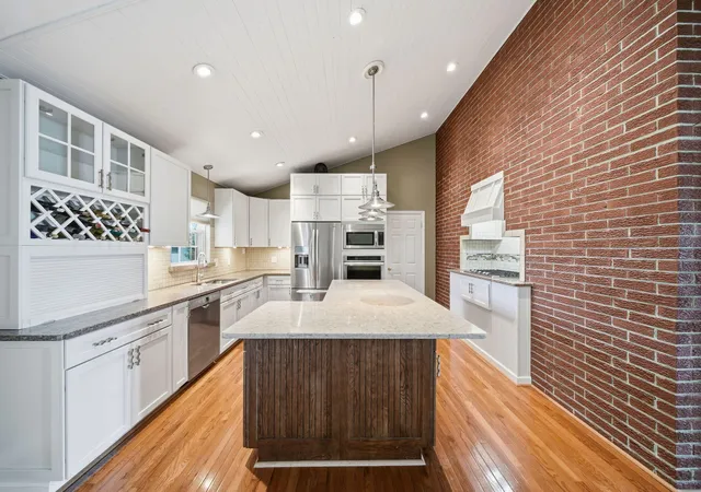 4th image of 188 Hawthorne Dr, Brooklyn, MI 49230 | MLS# 55026029092