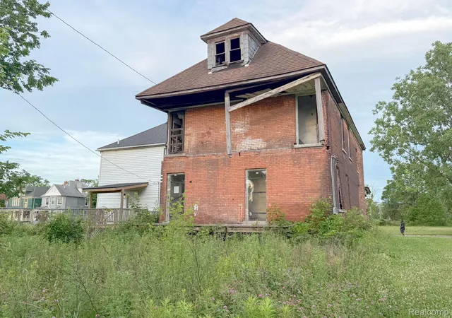 Photo 3 of Multi family home for sale at 1540 Saint Clair St, Detroit, MI 48214 | MLS# 20261044303 | Listing updated on 2026-06-18