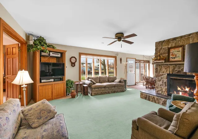 image of 41589 Windmill St, Harrison Township, MI 48045 | MLS# 58050211237