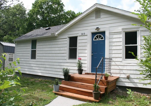 Photo 3 of Single family home for sale at 389 Parker Ave, Benton Harbor, MI 49022 | MLS# 69026029115 | Listing updated on 2026-09-08