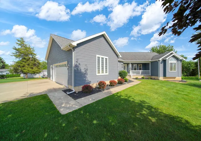 Photo 3 of Single family home for sale at 149 Hawthorne Dr, Brooklyn, MI 49230 | MLS# 55026029117 | Listing updated on 2026-06-15