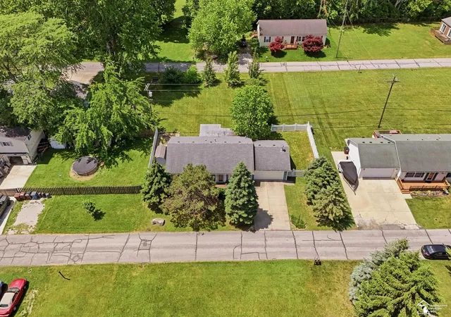 Homes for sale in Frenchtown Township Monroe, MI | 3484 Lakeshore Dr, Frenchtown Township Monroe, MI 48162 | MLS# 57050211243